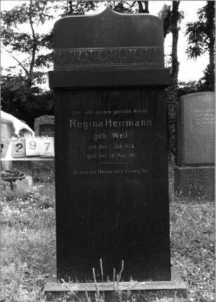 Grabstein 1297 [Hahn S. 95 Grab-Nr. 1803]