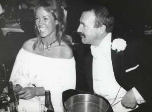 Presseball 81, R. W. Timm [mit einer Frau]