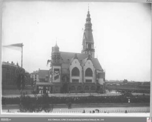 Matthäuskirche von Nordosten: Einweihung
