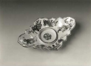 Schälchen (China, 1821/1850, Regierungsperiode Daoguang; Porzellan, Aufglasurmalerei; Länge 16,2 cm; Staatliche Kunstsammlungen Dresden (SKD)