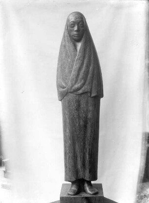 Das schlimme Jahr 1937 : Das schlimme Jahr 1937. Wassereichenholz, geschnitzt; 140 cm (1936; E. Barlach). Güstrow: Atelierhaus am Inselsee