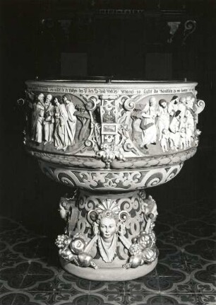 Gabriel Eckhardt. Taufbecken. Sandstein, bemalt, 1609. Penig, Stadtkirche