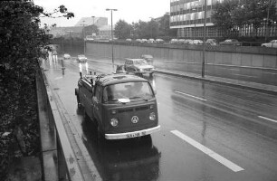 Ausbesserungsarbeiten an Betonfertigteilen der Stützmauern innerhalb der Unterführung der Kriegsstraße beim Ettlinger Tor