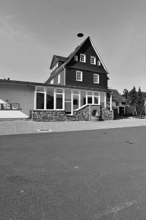 Ehem. Schule (Schule); Ulrichstein, Heegholzstraße 5