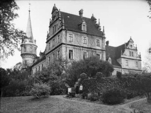 Schloss Ehrenberg oberhalb des Zschopautales gegenüber Burg Kriebstein. Ansicht vom Park aus