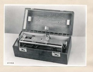 Hohleitermessleitung HML/X2 Transportkasten geöffnet; Foto, 1957