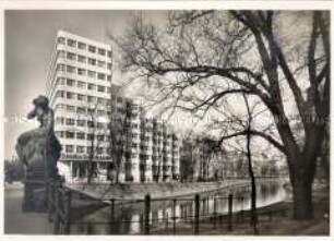 Berlin, Shell-Haus am Landwehrkanal