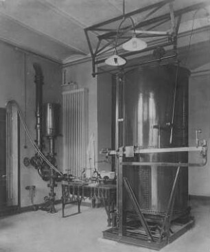 Eicheinrichtung für Wassermesser in der Reichsanstalt für Maß & Gewicht, Berlin : Technikgeschichte | Physik | Mechanik | Wassermesser