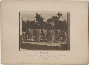 "Ausgrabung von Teobert Maler. Der Tempel der Könige Cocom oder Tempel des großen Göttertisches. Einige von den 24 Tragfiguren des Steintisches."