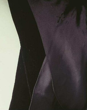 Abendkleid "Cygne Noir" mit großer Samtschleife an linker Hüfte (Archivtitel)