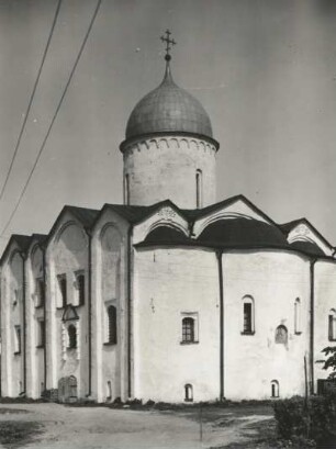 Nowgorod. Kirche Johannes des Täufers auf dem Felsen (1454). Ansicht von Südost
