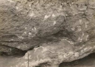 Sächsische Schweiz. Rauenstein. Alaunausblühungen auf Quadersandsteinen