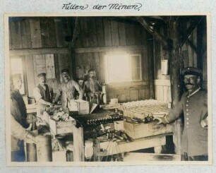 Foto vom Füllen der Minen in der Nahkampfmittelfabrik in Efringen