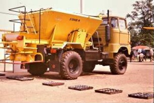 Streuaufsatz D 032 N zum LKW W 50 LAZ