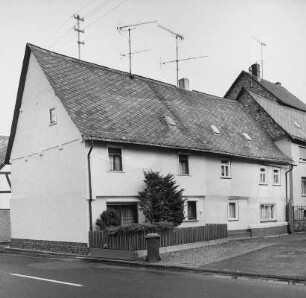 Weinbach, Weilburger Straße 6, Weilburger Straße 8