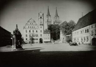 Oschatz, Neumarkt : Oschatz. Neumarkt. Nordwestecke mit Marktbrunnen (G. Richter, W. Hempel), Rathaus (B. Kramer, G. Semper), Wohnhaus (ehemalige Ratsapotheke), Nummer 2, Stadtkirche Sankt Ägidien (C.A. v. Heideloff), Alter Wache. Sporenstraße 1 und "Gasthaus zum Schwan". Sporerstraße 2