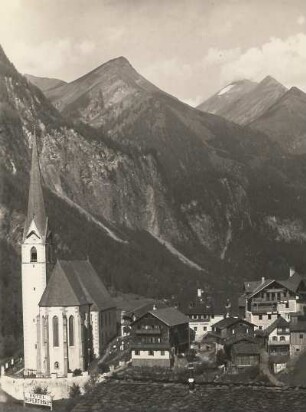 Heiligenblut. Ortszentrum mit Kirche. Blick talaufwärts