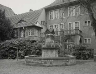 Klinik mit angebauter Hospitalkirche