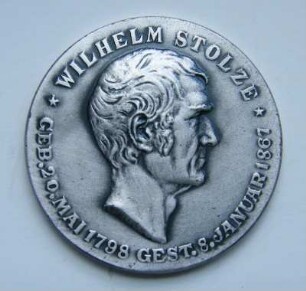 Stolze-Gedenkmünze : Sammlung Beinhorn. Stolze-Gedenkmünze. Silber; Durchmesser 40 mm, Gewicht 22,2 g (nach 1950). Dresden: SLUB R c 0069