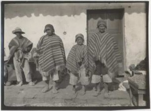 Quechua-Indianer aus Tarabuco in ursprünglicher Tracht