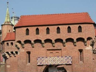 die Barbakane-Befestigung (1499 erbaut) hinter dem Florianstor