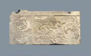 Relief mit Tierdarstellungen