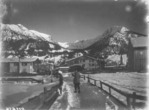 Oberstdorf, Ortsansicht : Oberstdorf. Ortsteilansicht. Blick zum Schattenberg. Winteraufnahme