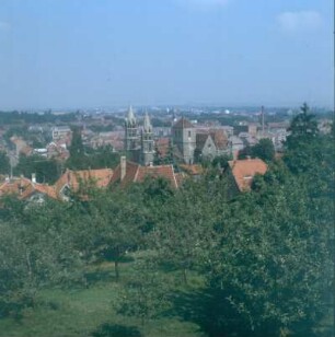 Arnstadt. Stadtansicht mit Stadtpfarrkirche Unserer lieben Frau (Liebfrauenkirche). Blick nach Nordost