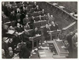 Reichstagssitzung, Berlin. von links: Elard von Oldenburg-Januschau, Joseph Goebbels, Wilhelm Frick, Gregor Strasser