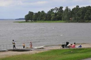 Sudbyholm - Badestrand am Mälarsee : Badestrand am Mälarsee, aufgenommen bei Sundbyholm am 24. Juli 2012