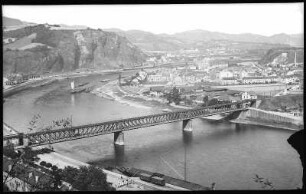 Aussig. Blick von der Ferdinandshöhe ins Elbtal mit Brücke und Marienberg
