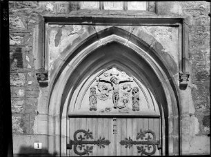 Buchen Katholische Stadtkirche Sankt Oswald Westportal (Ausschnitt des Portals) Ansicht von Westen