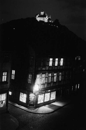 Wernigerode bei Nacht. Auf dem Berg das Schloss