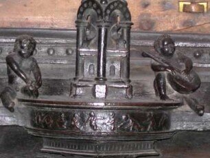 Sebaldusgrabmal — Musizierende Putti