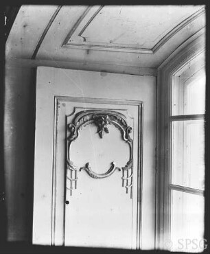 Potsdam, Neues Palais, Tressenzimmer, R.: 163, Ostwand, Detail am linken Fenster.