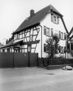 Hofheim am Taunus, Alt Langenhain 6