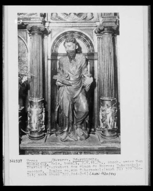 Hochaltar, Tabernakelgeschoss, rechte Seite: Apostel Paulus