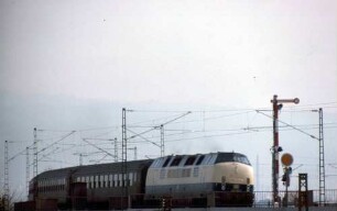 Gäubahn Stuttgart Nord Gäubahndamm Lok 221 138 DC 481 Stuttgart-Zürich Einfahrsignal Block Prag