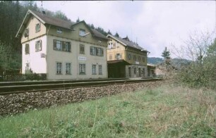Eyach Empfangsgebäude Bahnsteig