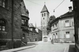 Regensburg, Dreikronengasse : Regensburg. Dreikronengasse. Ansicht von der Ecke Schäffnerstraße (Am Brixener Hof) mit Reichsbank und Alter Kapelle