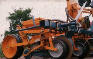 Fotografie: Sätechnik, Einzelkornsaat, Mais, Direktsaat, Pneumatische Einzelkornsämaschine (Saugluftprinzip)