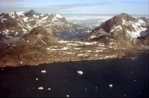 Kulusuk: Flug über die Küstenfjorde und Gletscher, Fjorde von oben