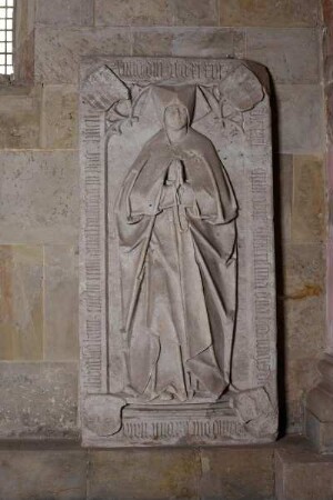 Grabplatte der Äbtissin Hedwig, gestorben 1511
