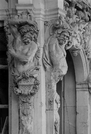 Dresden. Zwinger, Hermenpaar