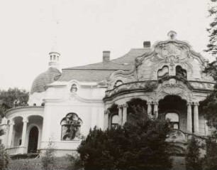 Villa Merz in Markneukirchen : Markneukirchen (Vogtlandkreis), Villa Merz (1902, Voetsch, Meier), Adorfer Straße 38, Haupteingangsseite (Teilansicht)
