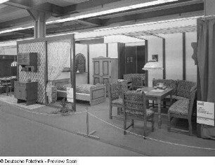 Sitzgruppe : Ausstellungskoje des VEB Stilmöbel Barchfeld
