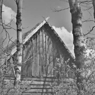 Strohgedecktes Blockhaus in Burg-Kauper. : Ze słomu skryte kładźity twar w Kupaŕskich Bórkowach.
