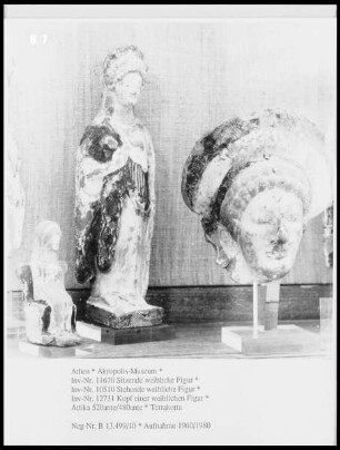 Kopf einer weiblichen Figur