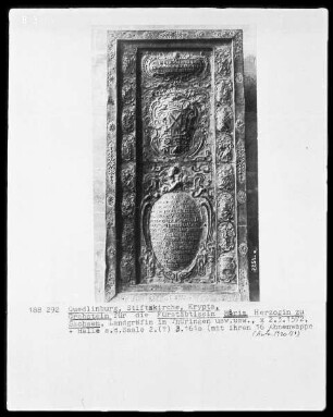 Grabplatte für die Fürstäbtissin Maria Herzogin zu Sachsen, Landgräfin in Thüringen, gestorben 1572