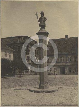 Staupsäule auf dem Marktplatz Trachenberg